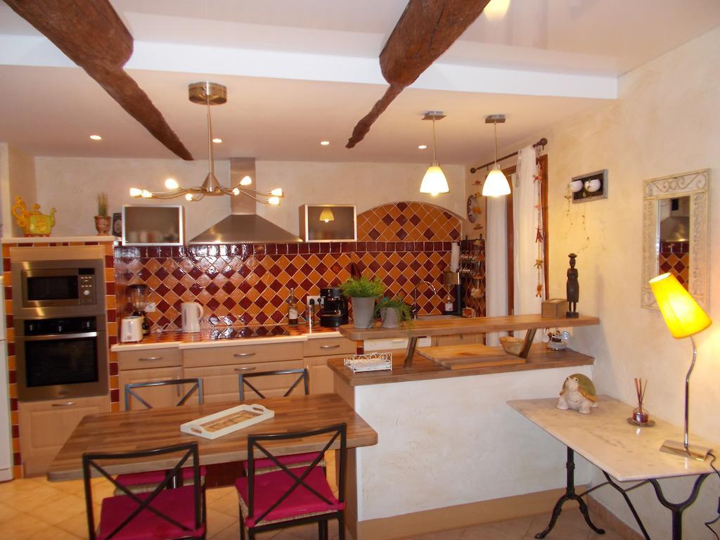 Le Campanin Apartman Menton Szoba fotó